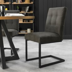 Invictus 4-6 Dining Table Set (Cantilever Chairs)