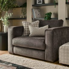 Adelyn Love Chair
